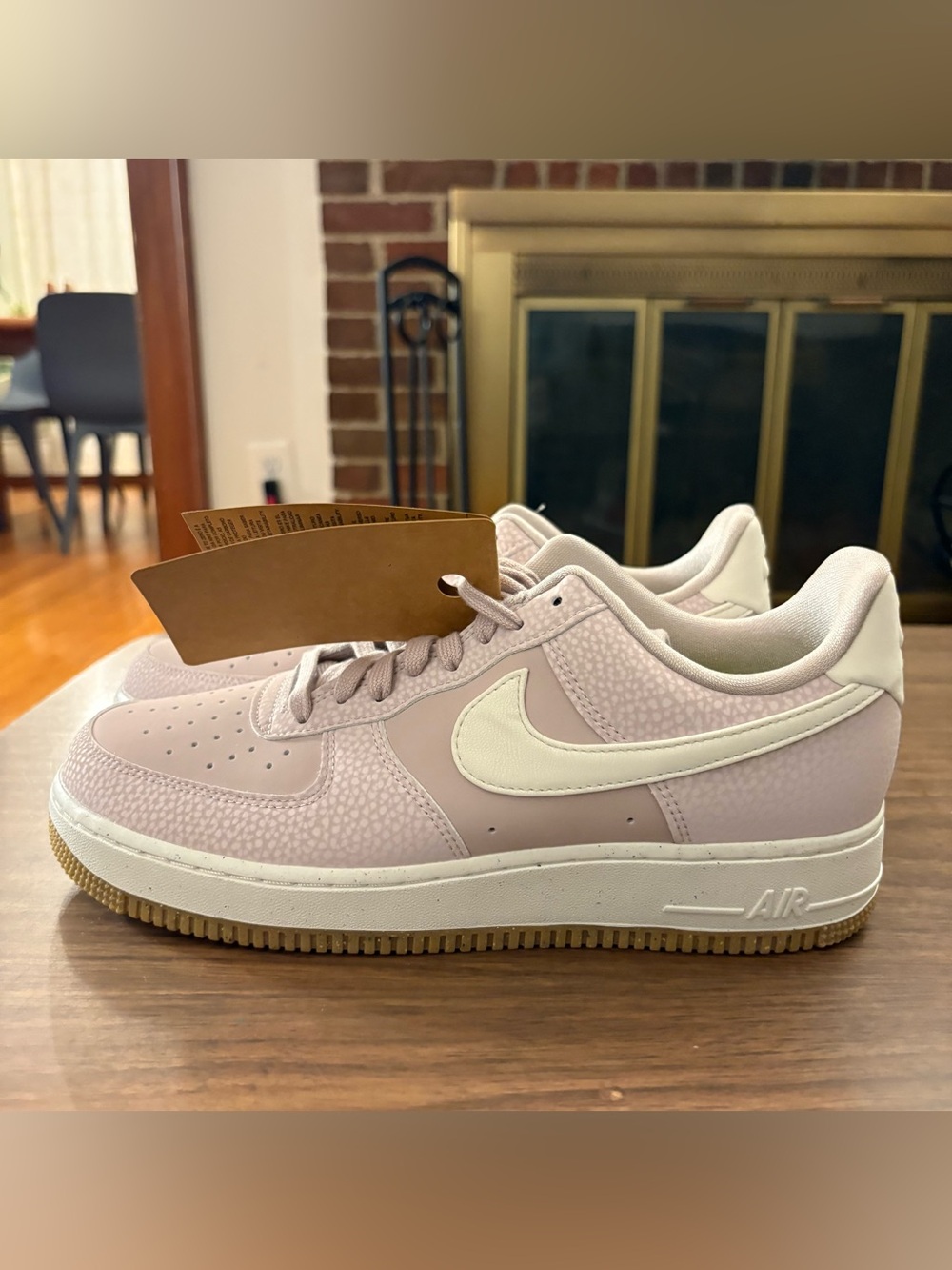 Brand new never worn Women’s Nike Air Force 1 in platinum violet. Size 10